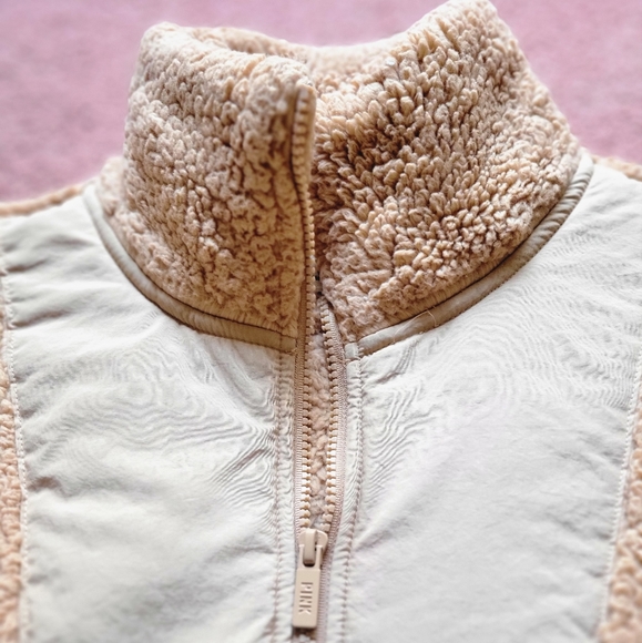 PINK - Picture 3 of 3